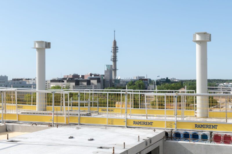 GuardLite-kaidetta Triplan työmaan katolla.